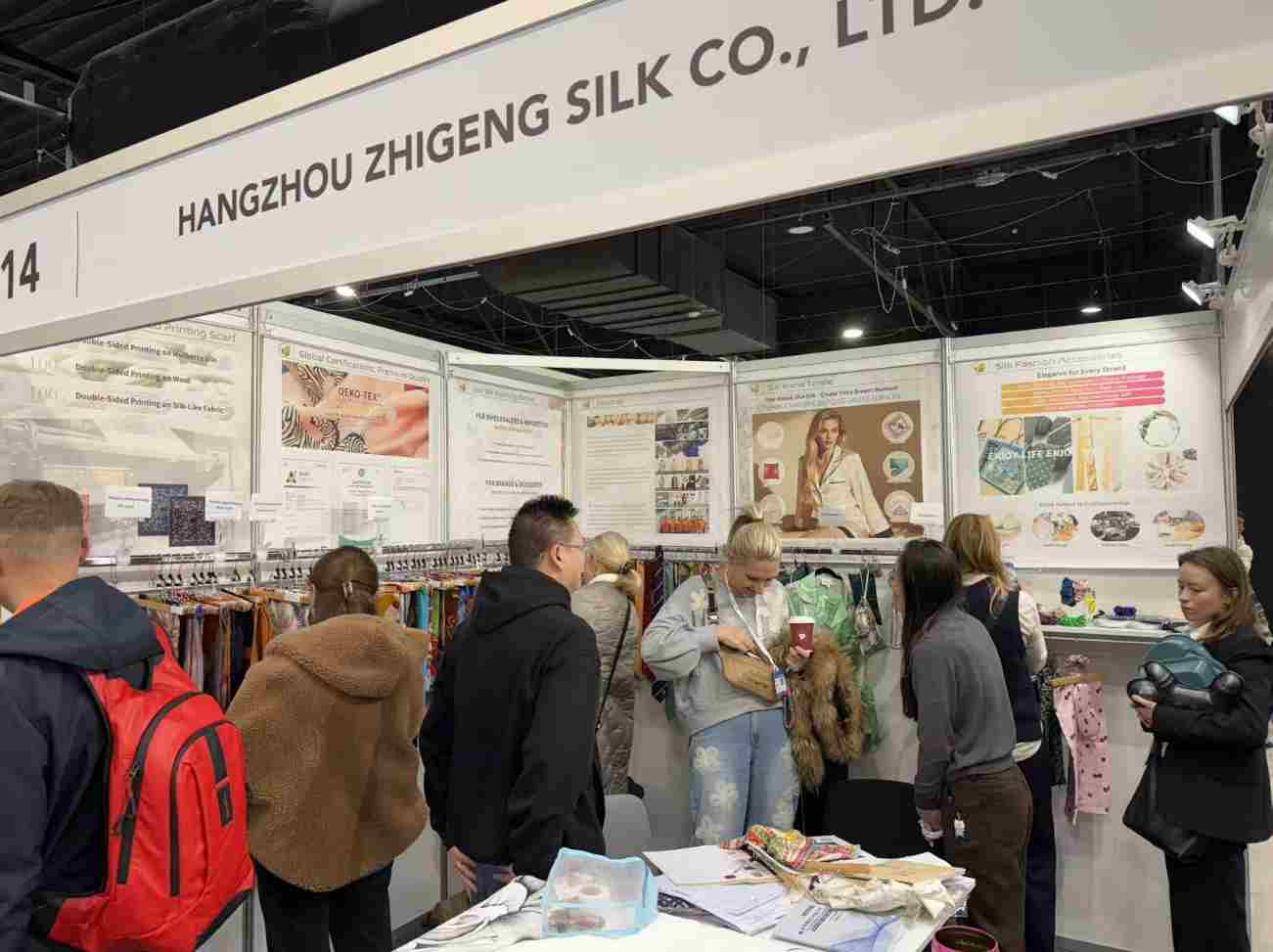 From the Silk Road to PTAK WARSAW EXPO: Weave a New Chapter of Luxury with Zhigeng Silk in Poland From the Silk Road to PTAK WARSAW EXPO: Weave a New Chapter of Luxury with Zhigeng Silk in Poland