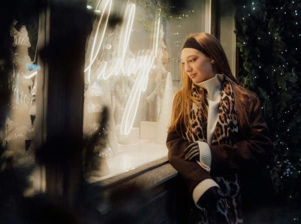 Elevate Your Coat with a Leopard Print Scarf This Winter Elevate Your Coat with a Leopard Print Scarf This Winter